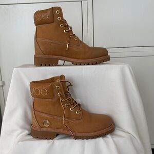 Jimmy Choo x Timberland Women's Tan and Gold Leather Boots. Size 37.